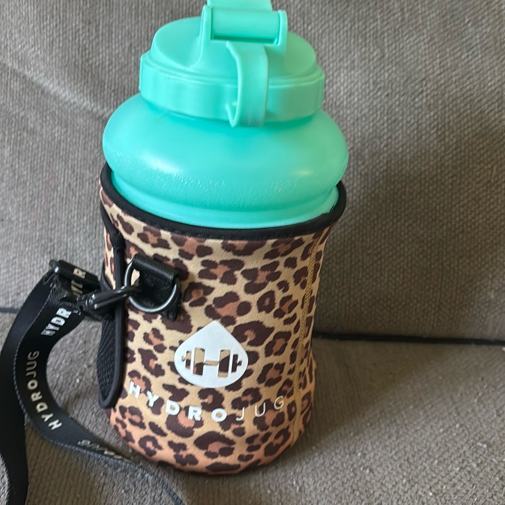 Leopard hydrojug sleeve with pro jug